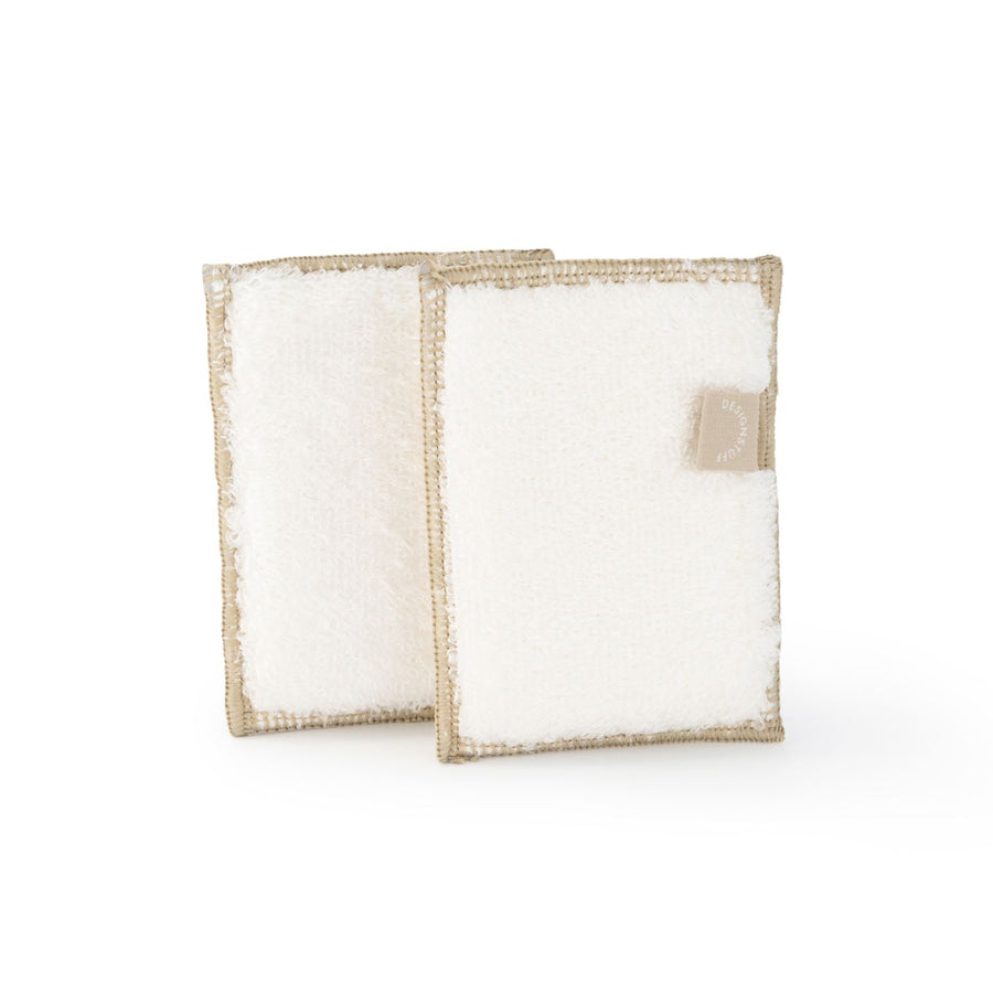 Studio lighting, perspective view of a bamboo fibre and cellulose sponge.