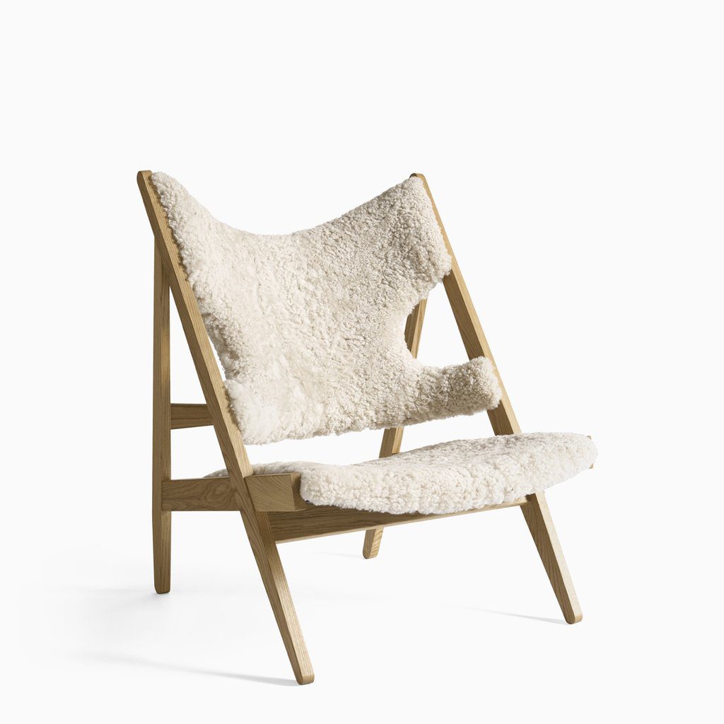 AUDO CPH (Ex MENU) Knitting Lounge Chair, Natural Oak Base, Sheepskin, Skandilock Curly 17 mm Moonlight 09 (White)