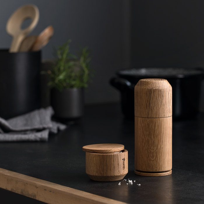 BY WIRTH ‘Crush Me’ Salt or Pepper Grinder Oak-22225